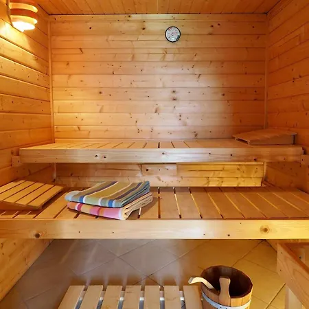 Mit Sauna In , Cleaning Included *